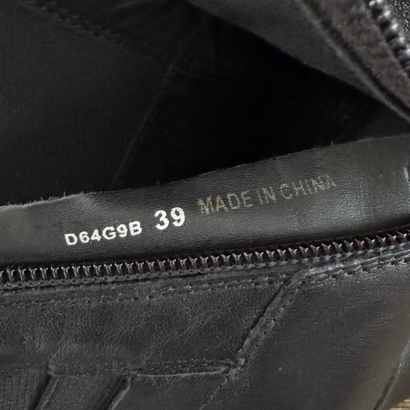 Geox Black Leather Heeled Bootie, Size 39 (US 9) - Picture 6 of 10